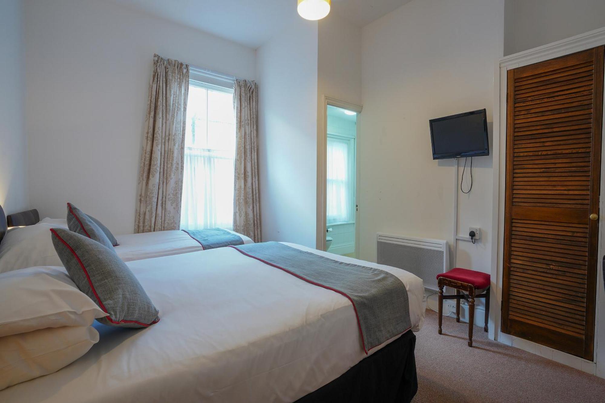 Oyo Shanklin Beach Hotel Екстериор снимка
