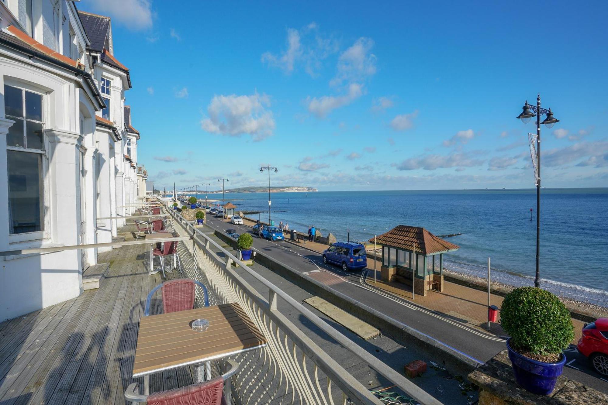 Oyo Shanklin Beach Hotel Екстериор снимка
