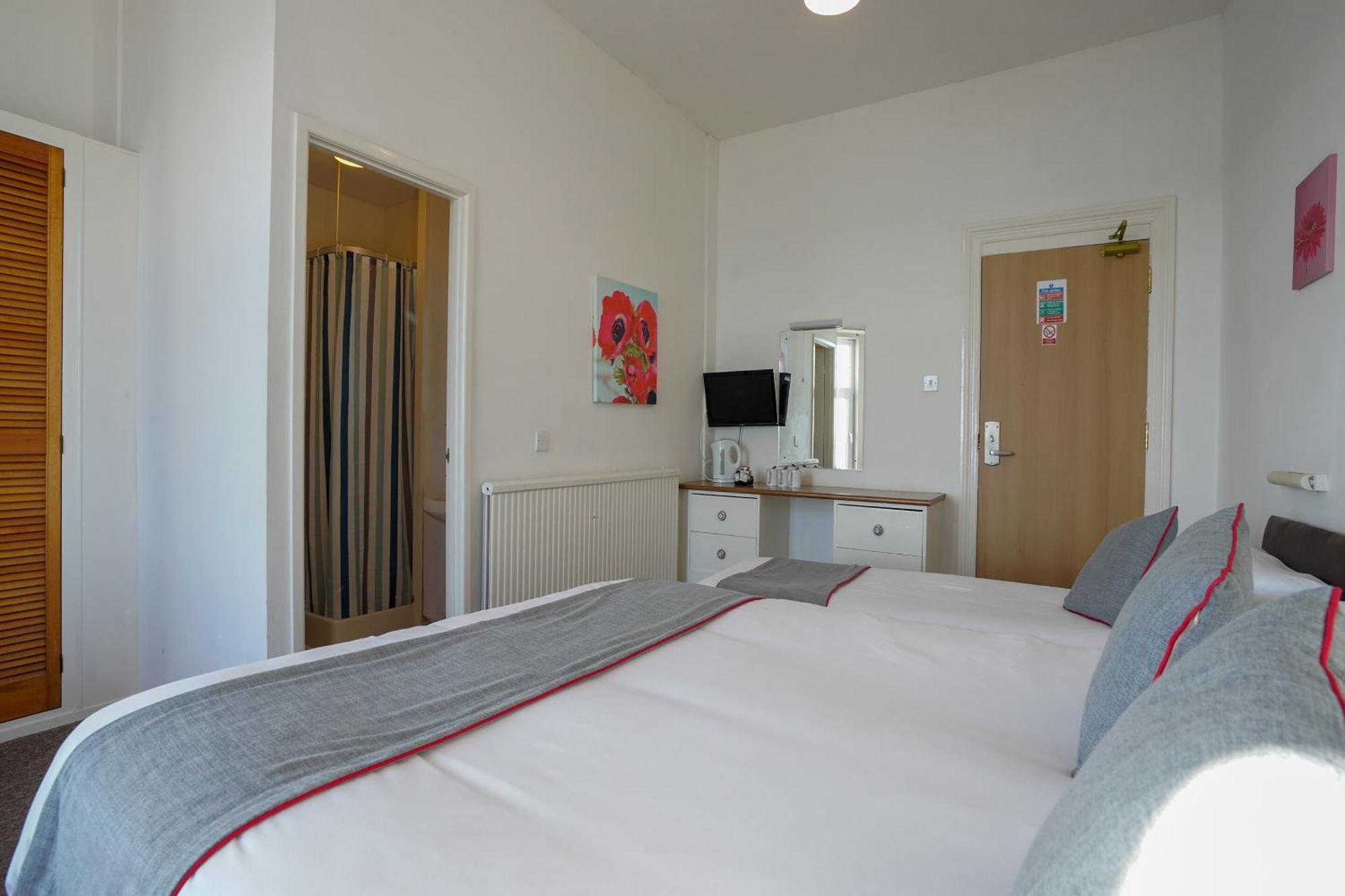 Oyo Shanklin Beach Hotel Екстериор снимка